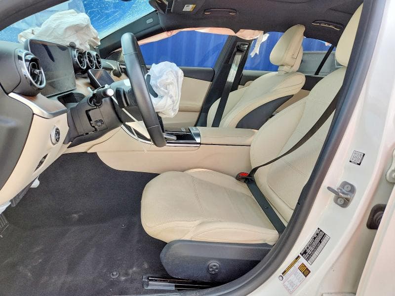 2025 MERCEDES-BENZ C 300 7