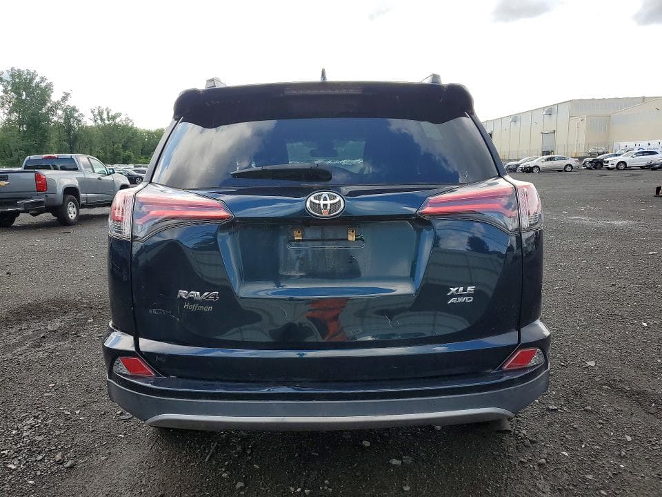2018 TOYOTA RAV4 XLE 6