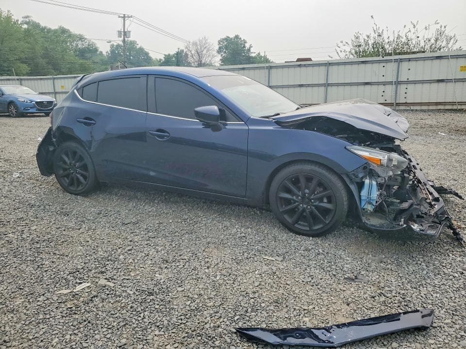 2017 MAZDA 3 4