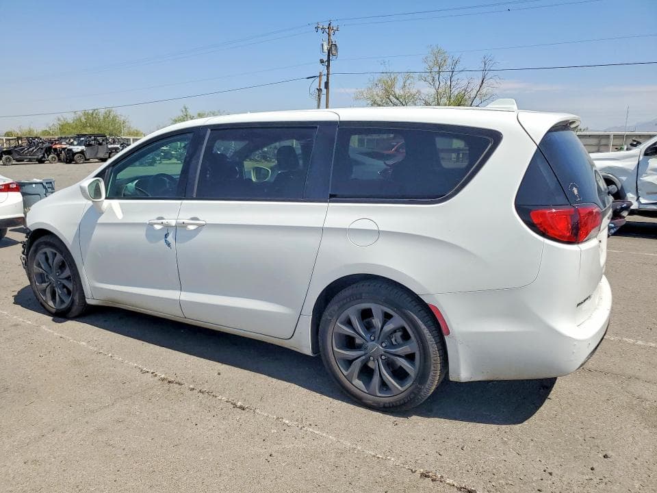 2020 CHRYSLER PACIFICA TOURING 2
