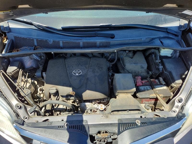 2018 TOYOTA SIENNA LE 12
