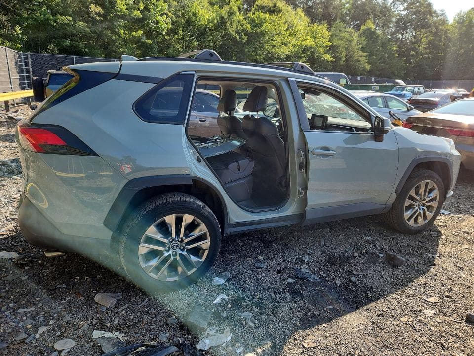 2019 TOYOTA RAV4 XLE PREMIUM 3