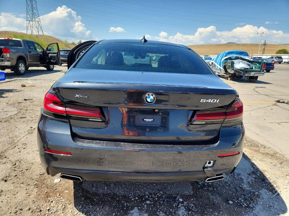 2022 BMW 540 XI 6