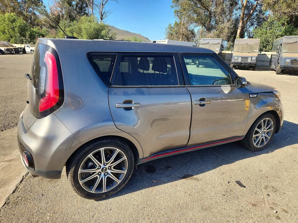 2018 KIA SOUL ! 3