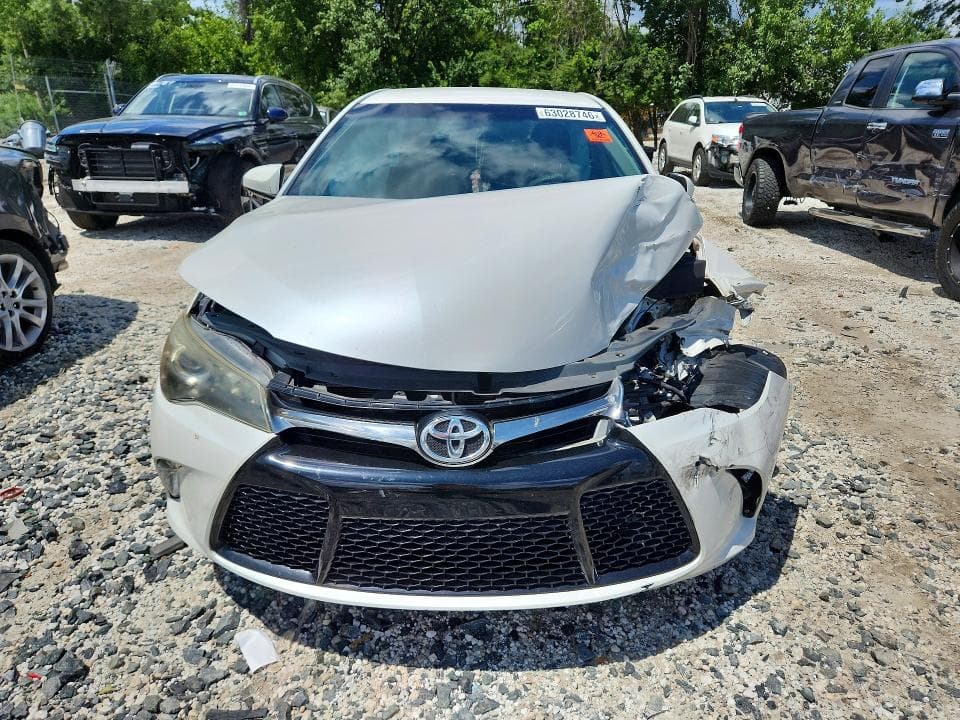 2017 TOYOTA CAMRY SE 5