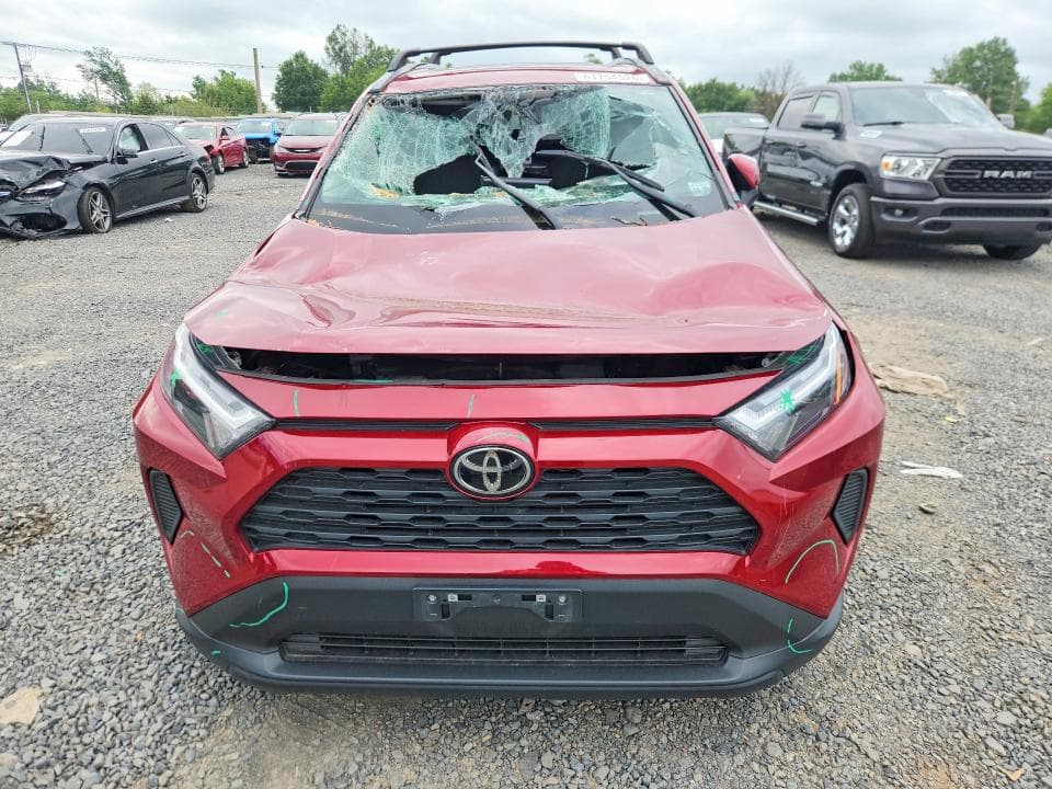2024 TOYOTA RAV4 XLE 5
