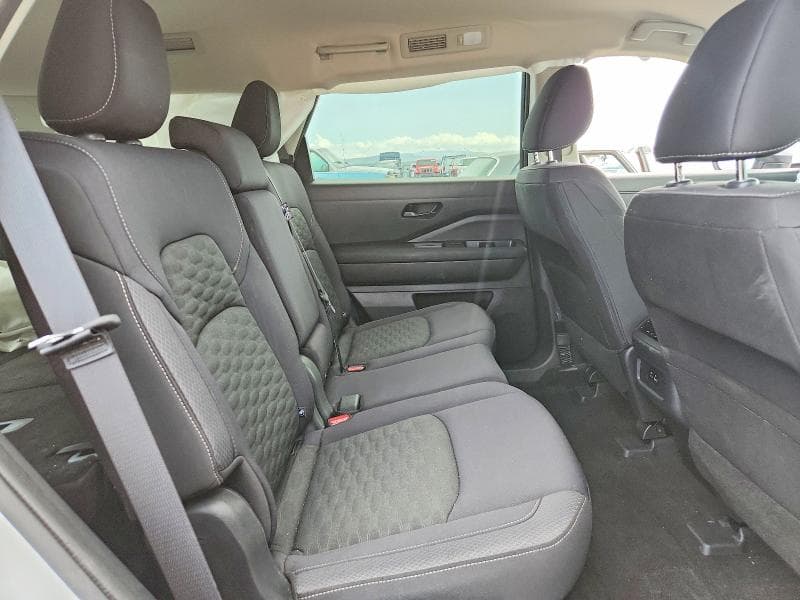 2024 NISSAN PATHFINDER SV 11