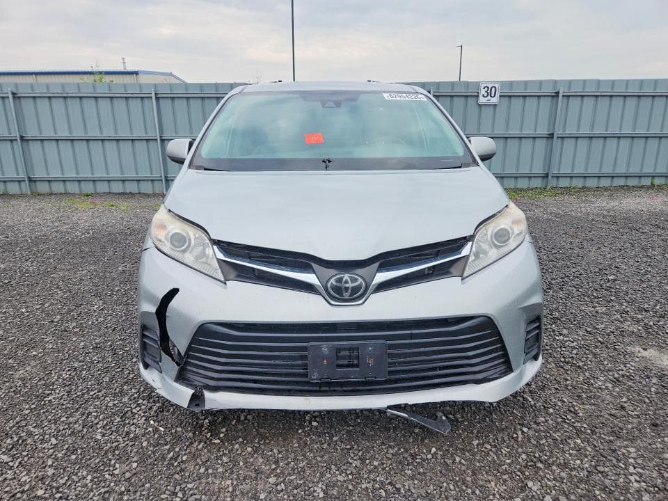 2020 TOYOTA SIENNA LE 5
