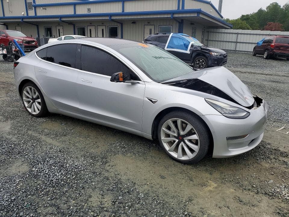 2018 TESLA MODEL 3 4