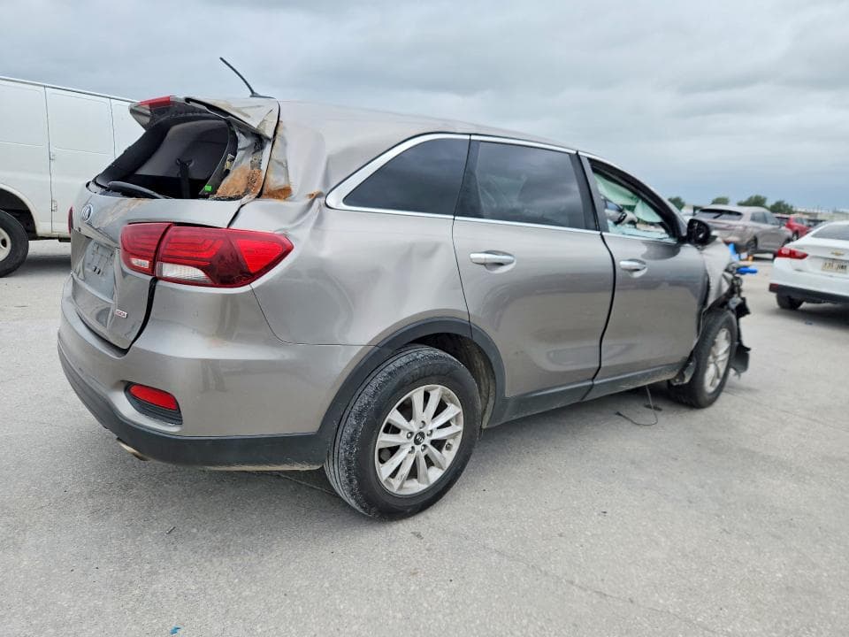 2019 KIA SORENTO L 3
