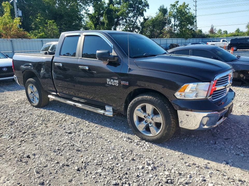 2017 RAM 1500 SLT 4