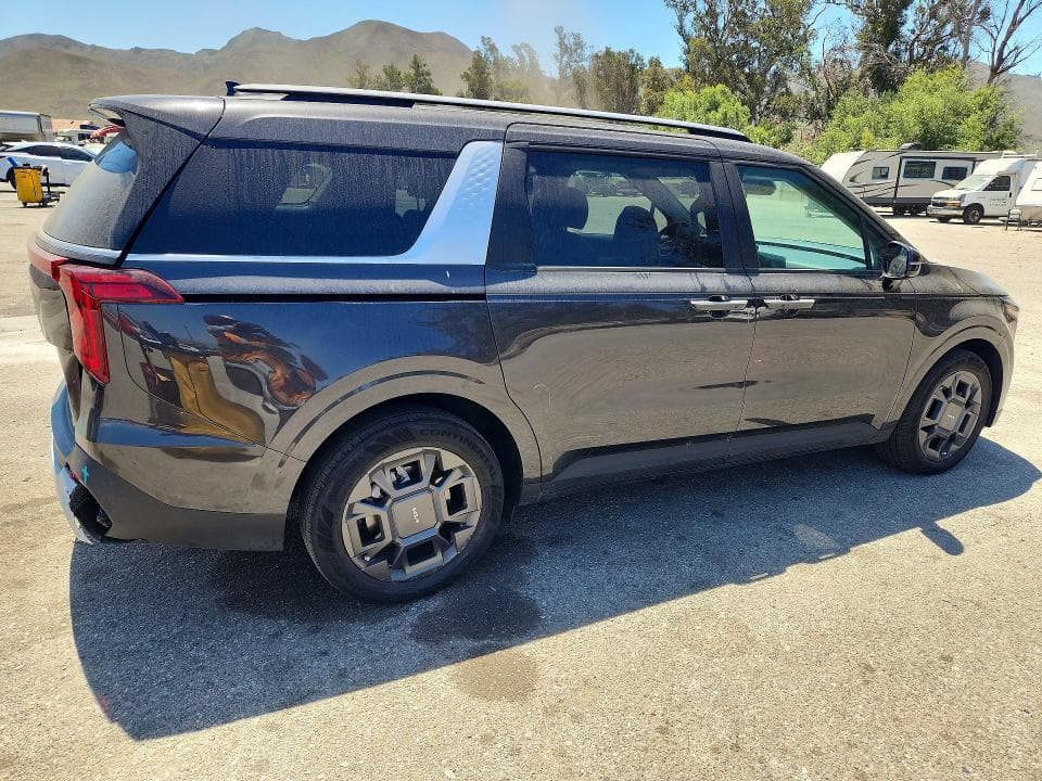 2026 KIA CARNIVAL EX 3