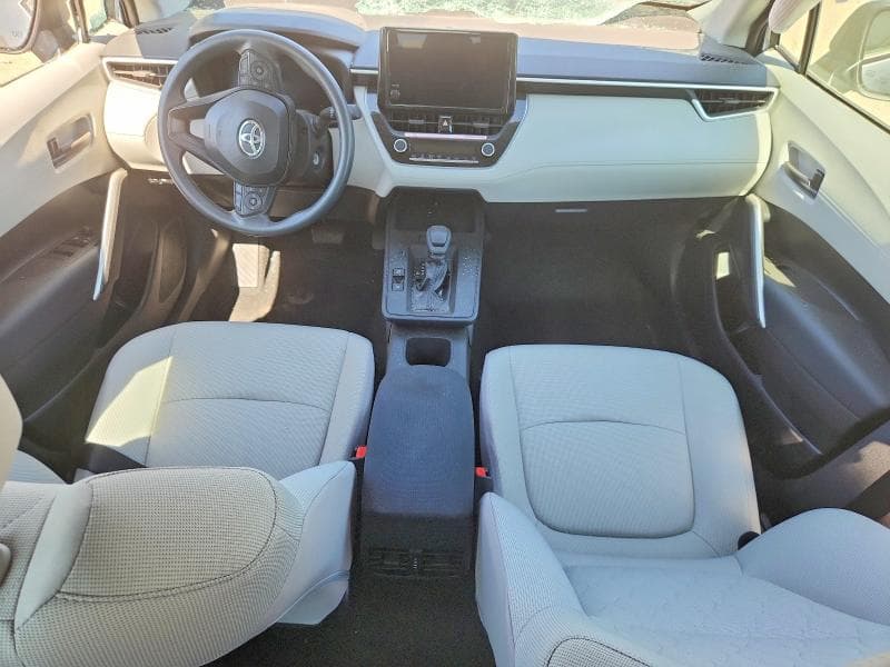 2026 TOYOTA COROLLA CROSS L 8