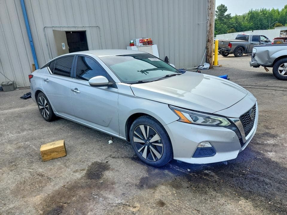 2021 NISSAN ALTIMA SV 4