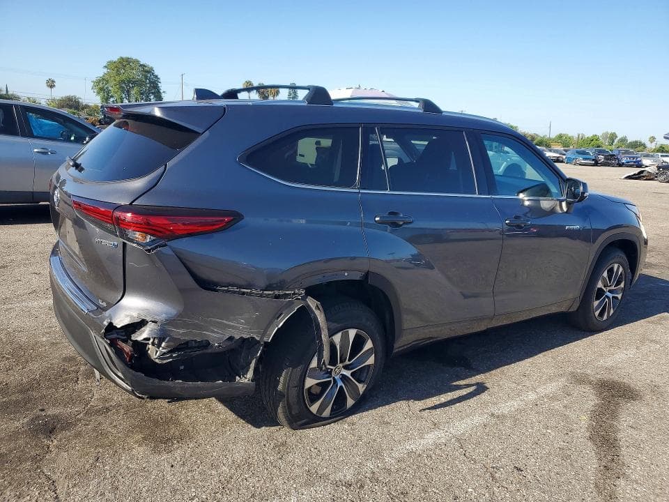 2020 TOYOTA HIGHLANDER HYBRID XLE 3