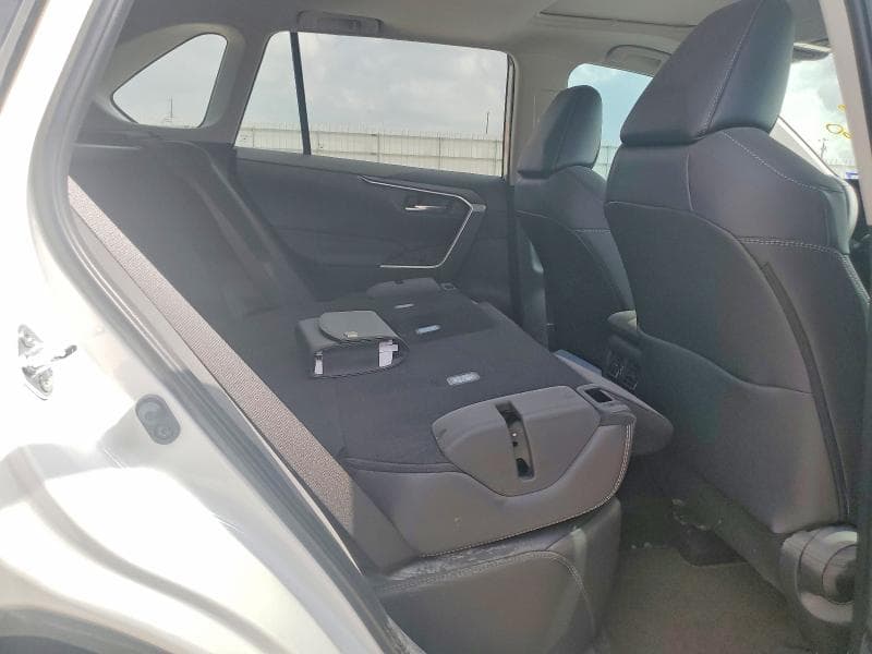 2025 TOYOTA RAV4 XLE PREMIUM 10