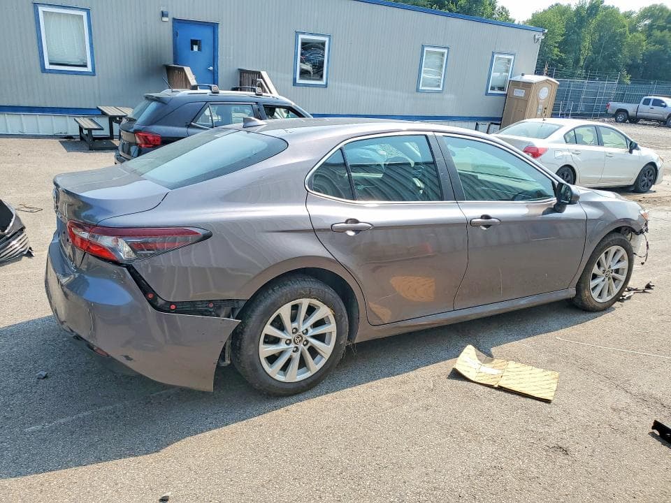 2022 TOYOTA CAMRY LE 3