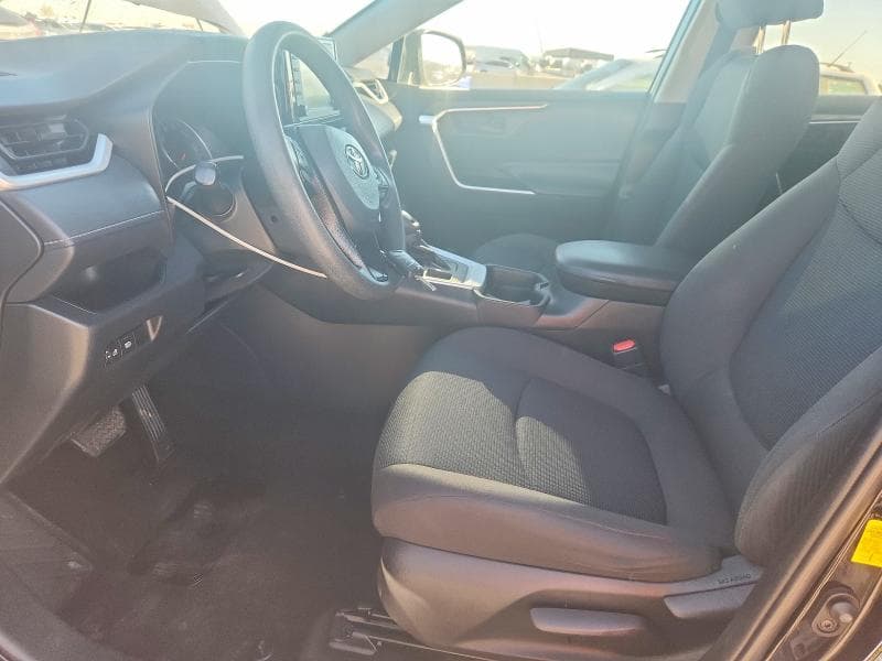 2020 TOYOTA RAV4 LE 7