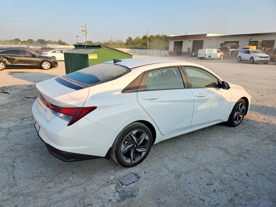 2023 HYUNDAI ELANTRA SEL 3