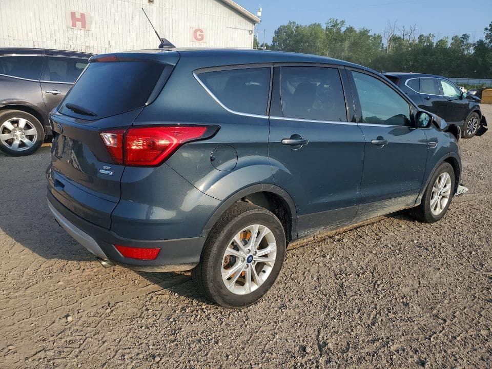 2019 FORD ESCAPE SE 3