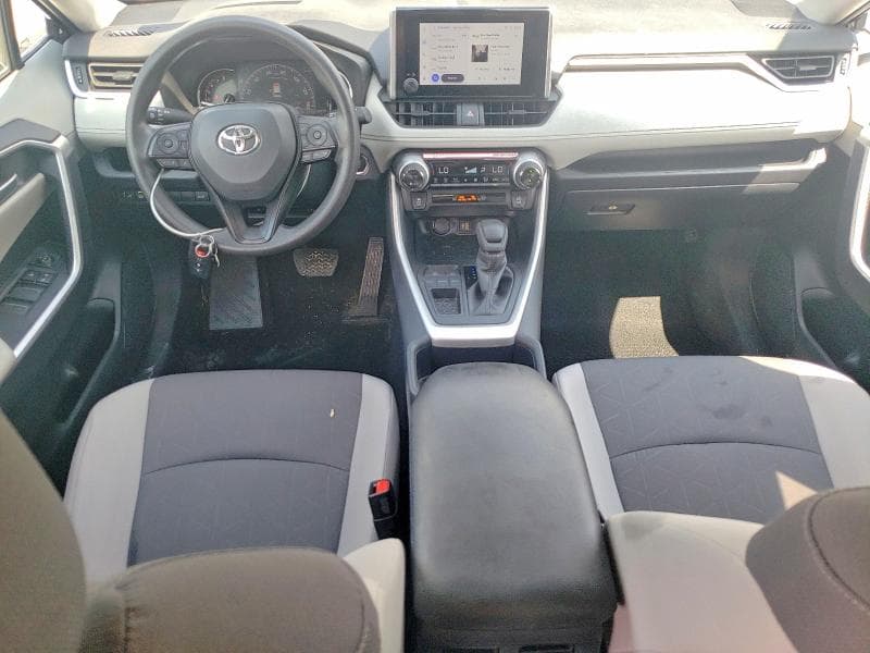 2025 TOYOTA RAV4 XLE 8
