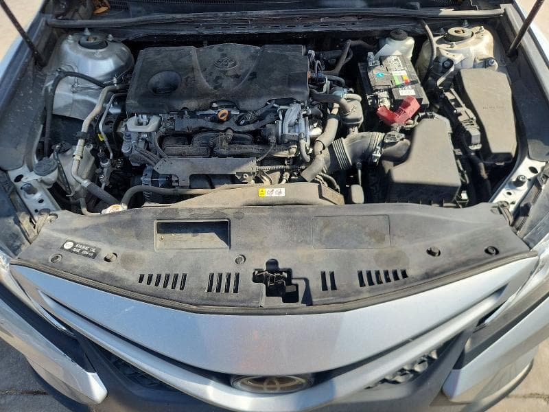 2020 TOYOTA CAMRY SE 11