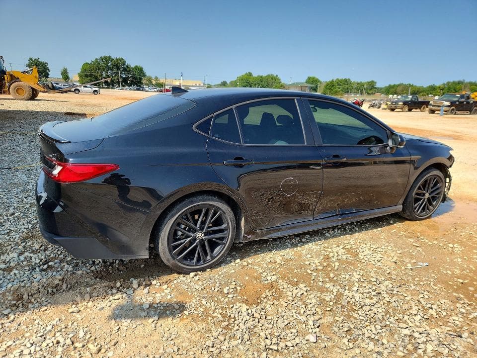 2025 TOYOTA CAMRY SE 3