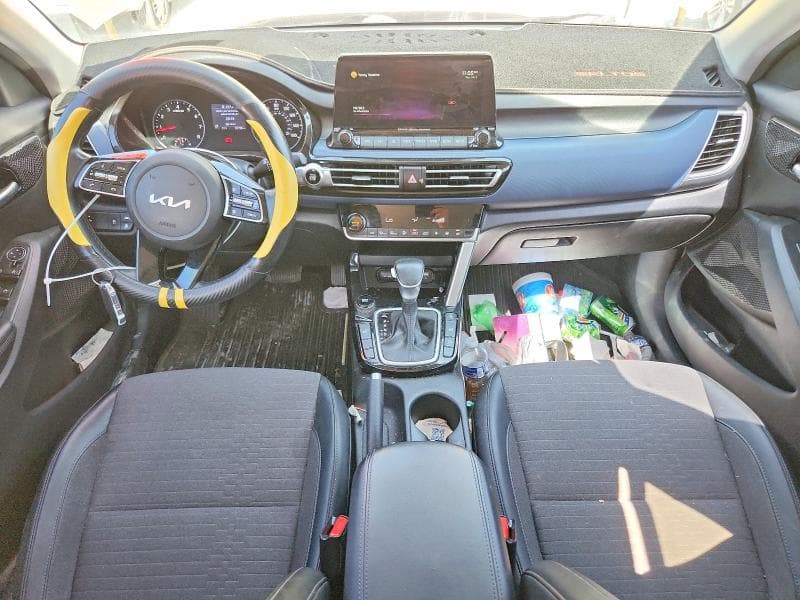 2022 KIA SELTOS S 8
