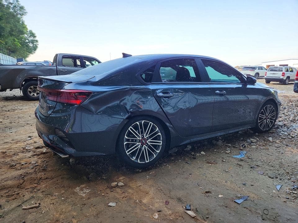2023 KIA FORTE GT 3