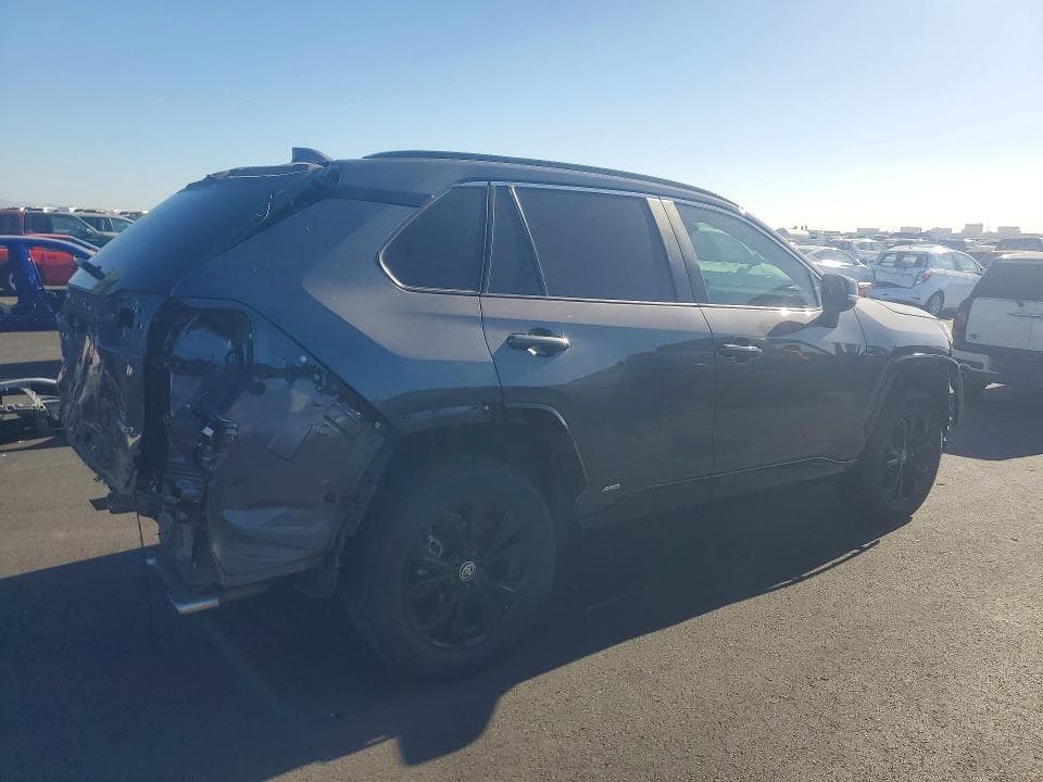 2022 TOYOTA RAV4 SE 3