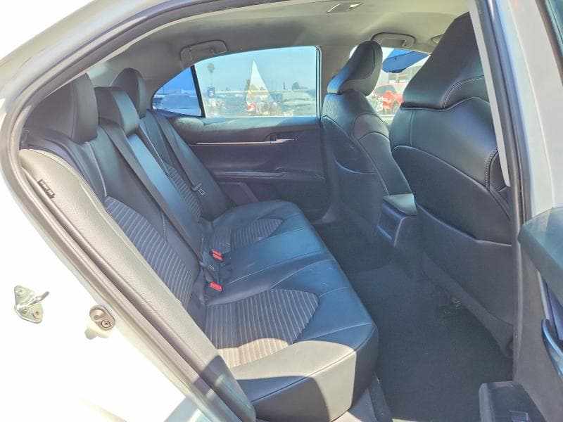 2020 TOYOTA CAMRY SE 10