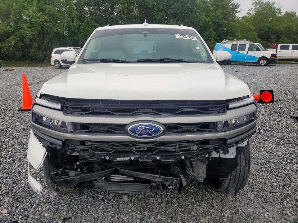 2024 FORD EXPEDITION XLT 5
