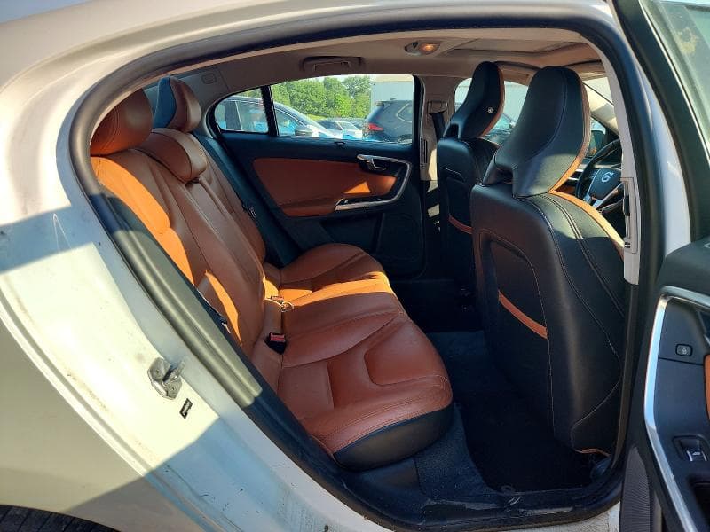 2017 VOLVO S60 PLATINUM 10