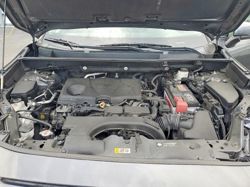 2021 TOYOTA RAV4 XLE 12