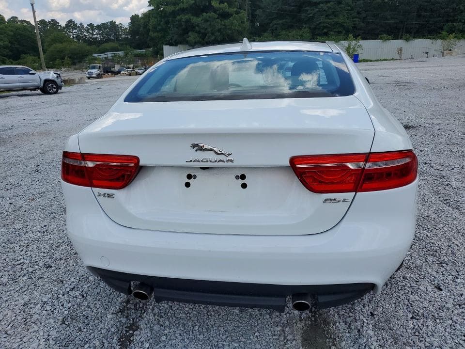 2018 JAGUAR XE 6