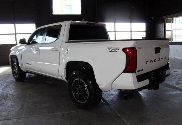 2025 TOYOTA TACOMA TRD SPORT 4