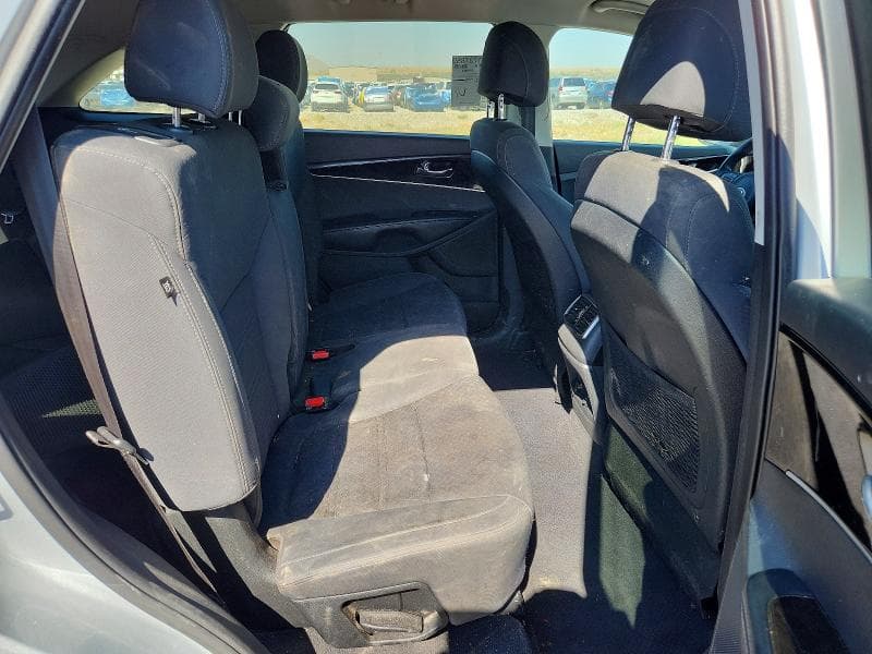 2017 KIA SORENTO LX V6 10