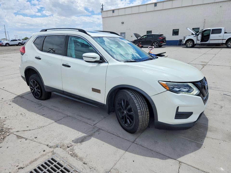 2017 NISSAN ROGUE SV 4