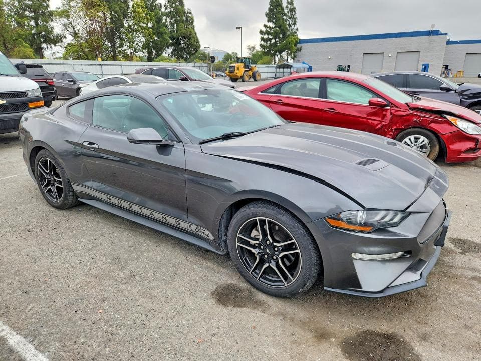 2020 FORD MUSTANG 4