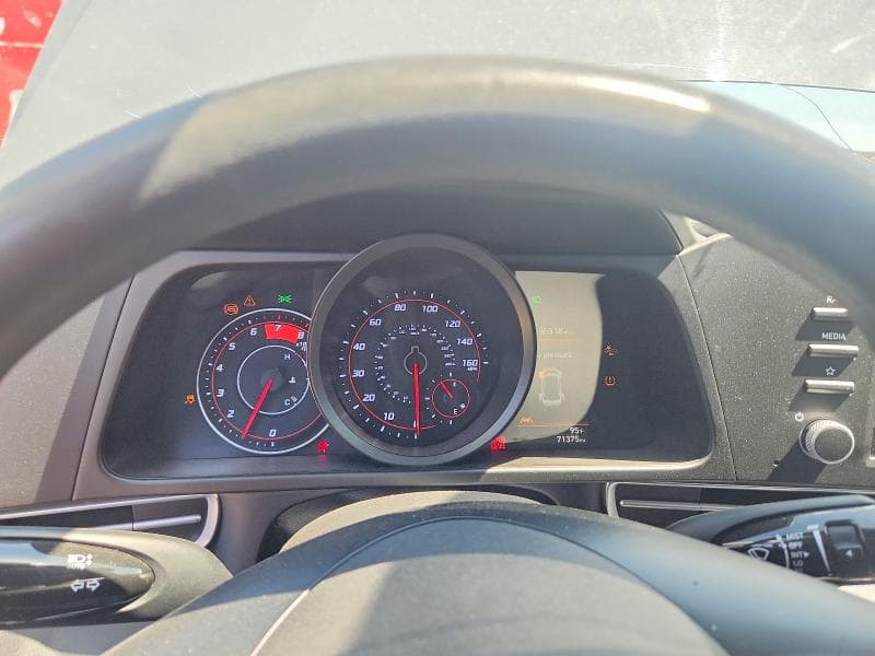 2022 HYUNDAI ELANTRA SEL 9