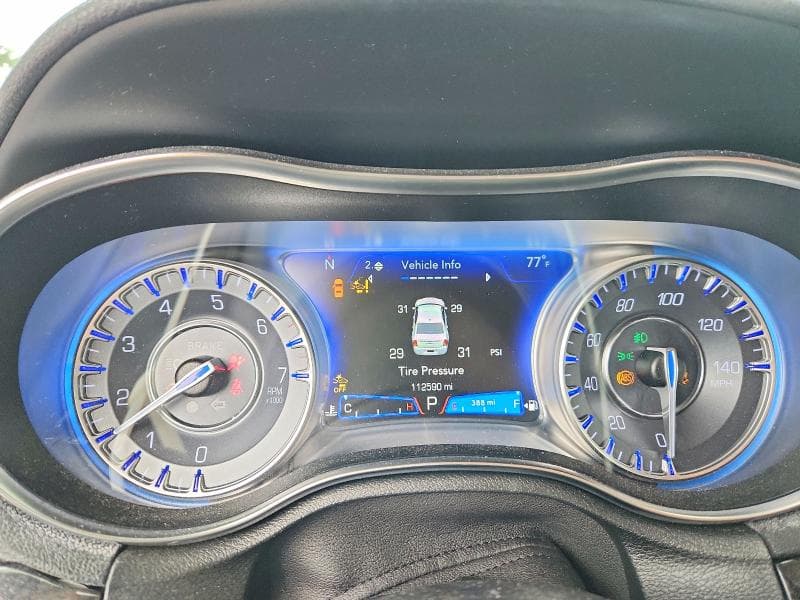 2019 CHRYSLER 300 LIMITED 9