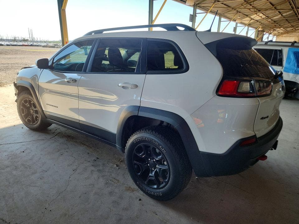 2019 JEEP CHEROKEE TRAILHAWK 2