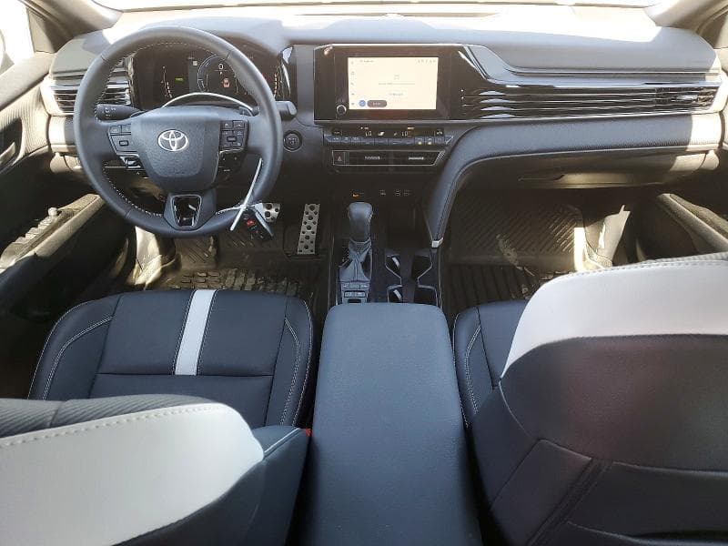 2026 TOYOTA CAMRY SE 8