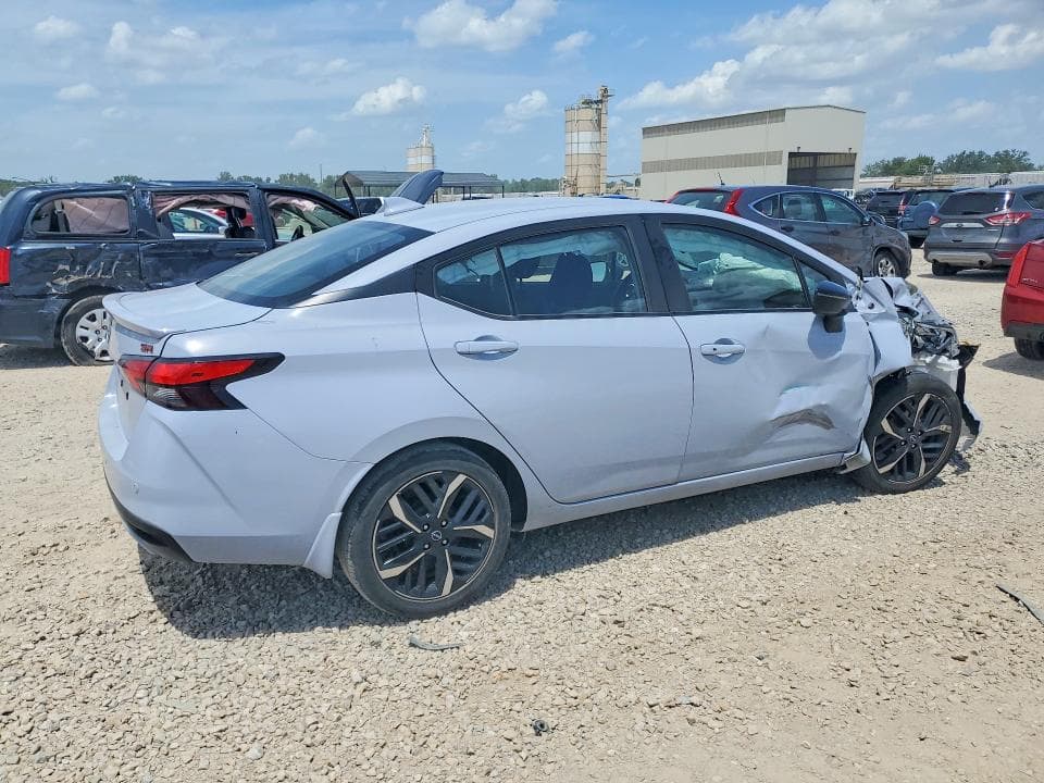 2024 NISSAN VERSA SR 3