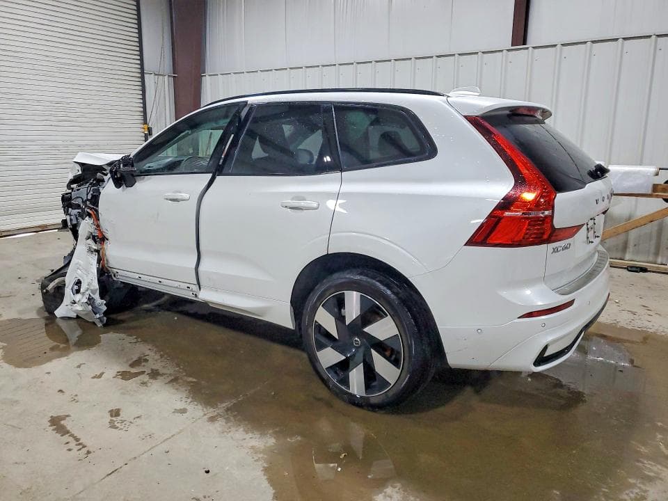 2025 VOLVO XC60 PLUS 2