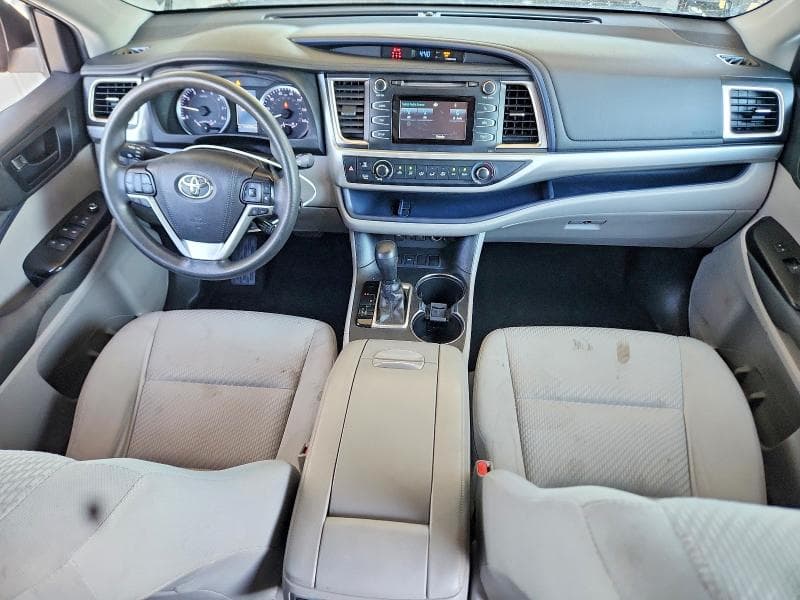 2019 TOYOTA HIGHLANDER LE 8