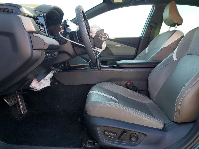 2025 TOYOTA CAMRY SE 7