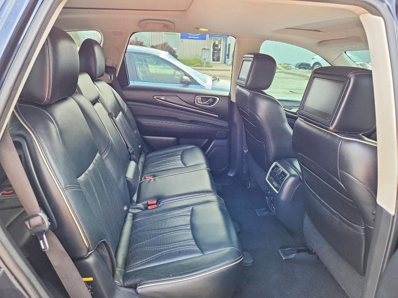 2017 INFINITI QX60 BASE 11