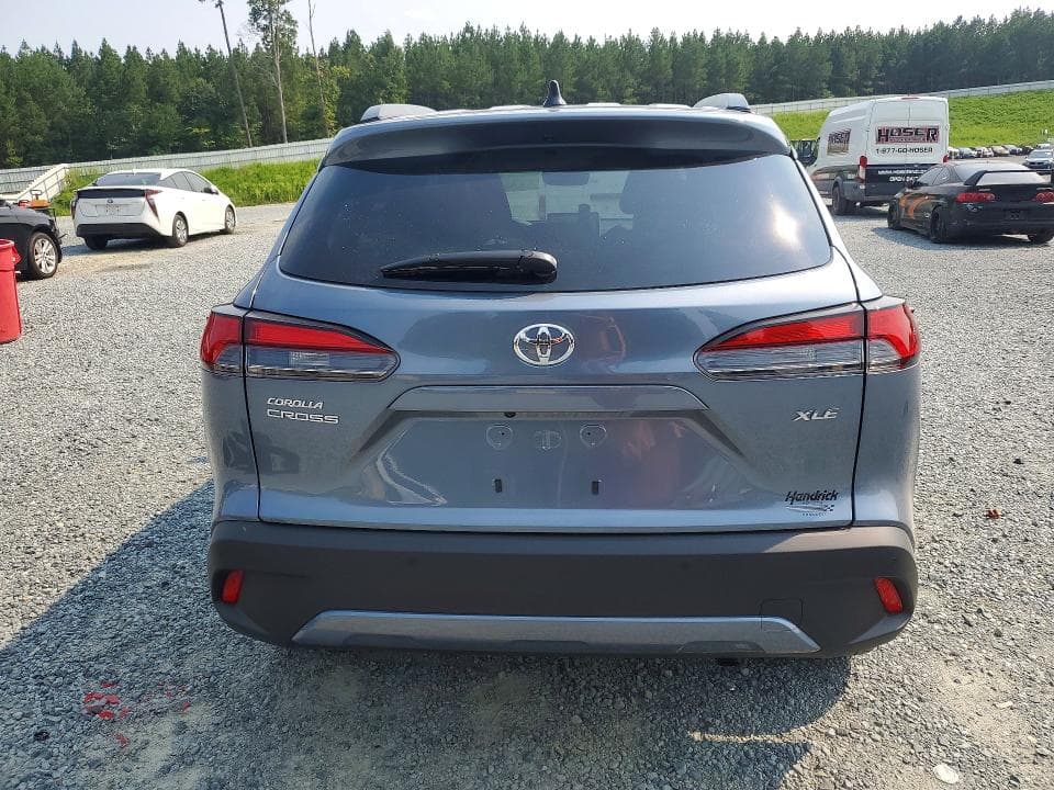 2026 TOYOTA COROLLA CROSS XLE 6