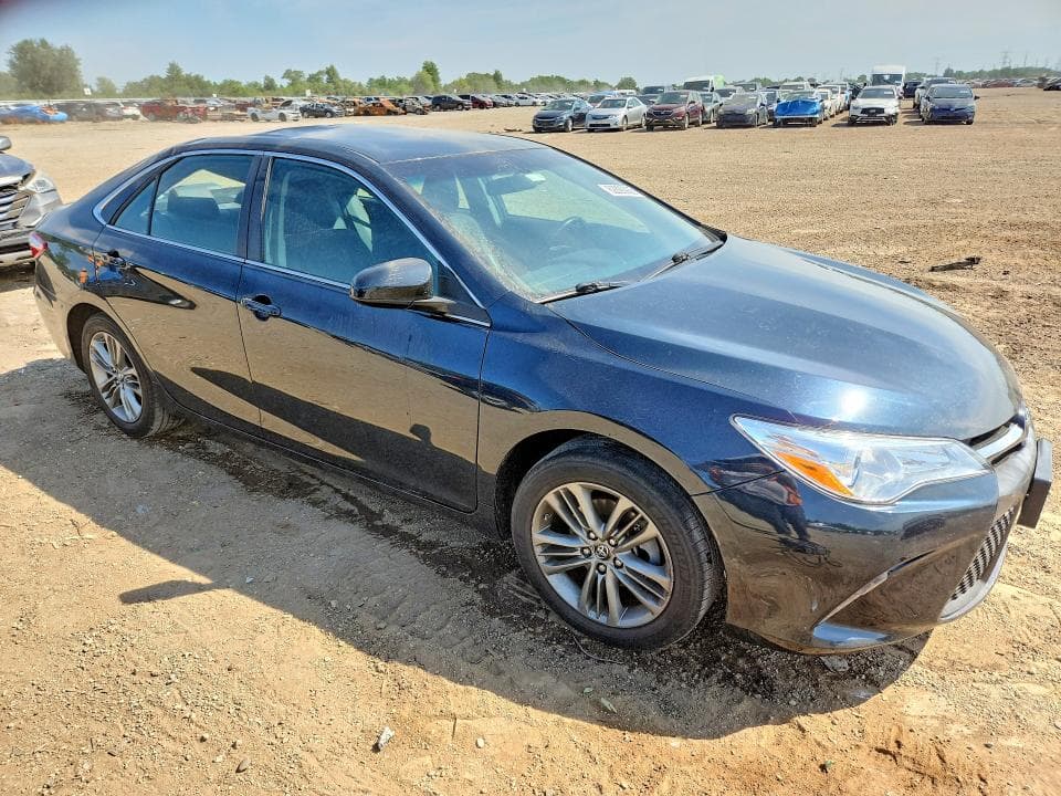 2017 TOYOTA CAMRY SE 4